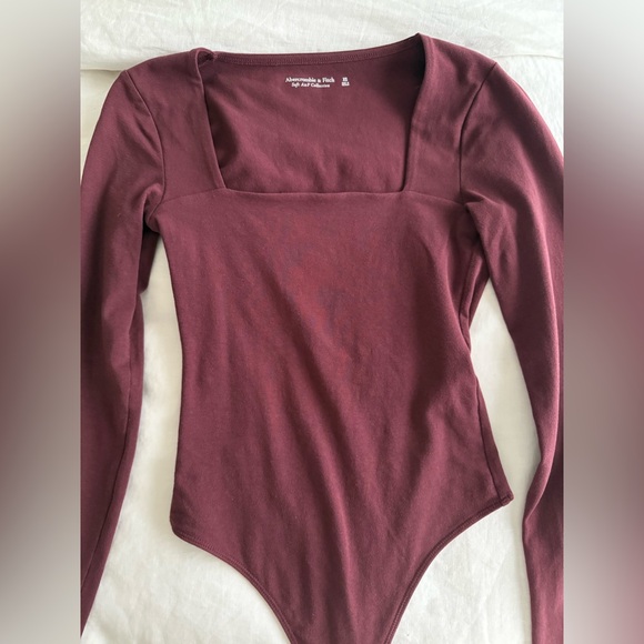 Abercrombie long sleeve square neck wine colored body suit size XS - Picture 3 of 3